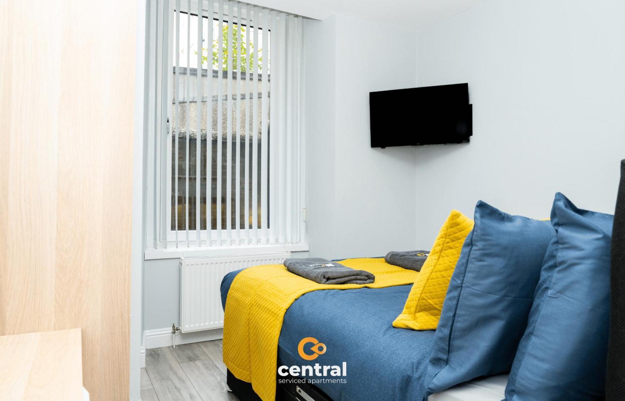 Central Serviced Apartments - 2 Bedroom - Ground Floor - Monthly & Weekly Bookings Welcome - Free Street Parking - 2 Double Beds - Wifi - Smart Tvs In Rooms - Fully Equipped - Heating 24-7 - Contractor & Short Stay Favourite Dundee Exterior photo
