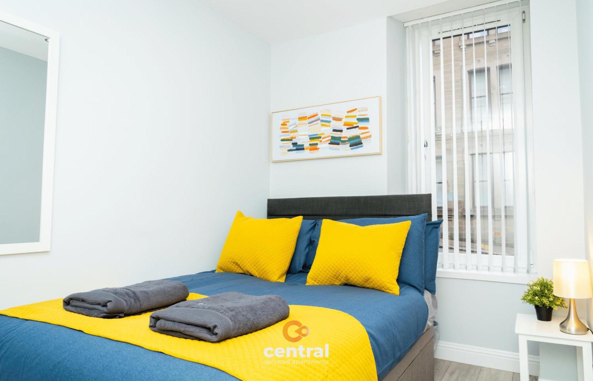 Central Serviced Apartments - 2 Bedroom - Ground Floor - Monthly & Weekly Bookings Welcome - Free Street Parking - 2 Double Beds - Wifi - Smart Tvs In Rooms - Fully Equipped - Heating 24-7 - Contractor & Short Stay Favourite Dundee Exterior photo